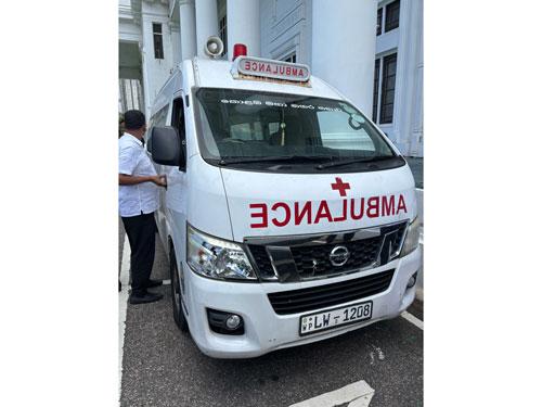 スリランカの救急車１１台に導入